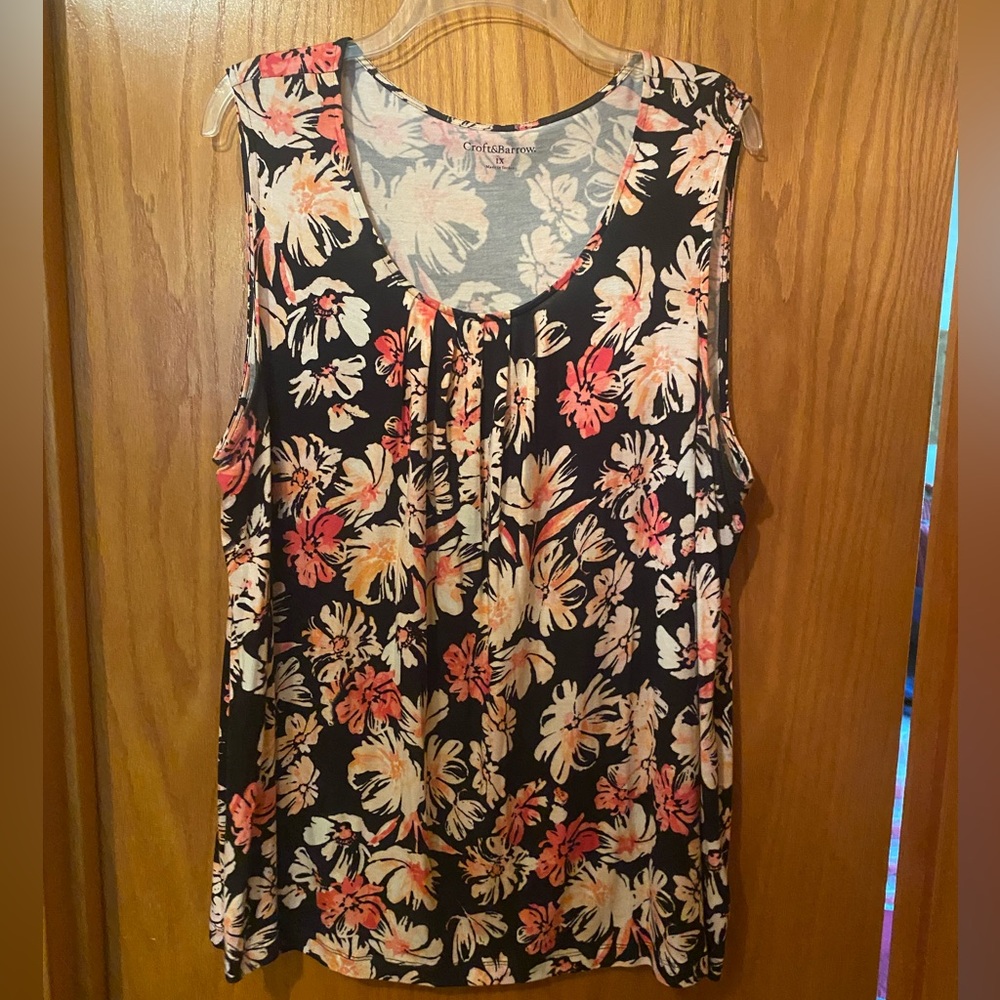 croft & barrow Black Floral Sleeveless Tank with Pink and Cream Flowers